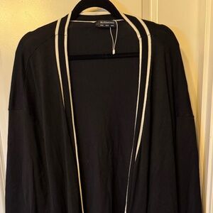 BloomChic Black Open-Front Cardigan with White Contrast Trim – Size US 28